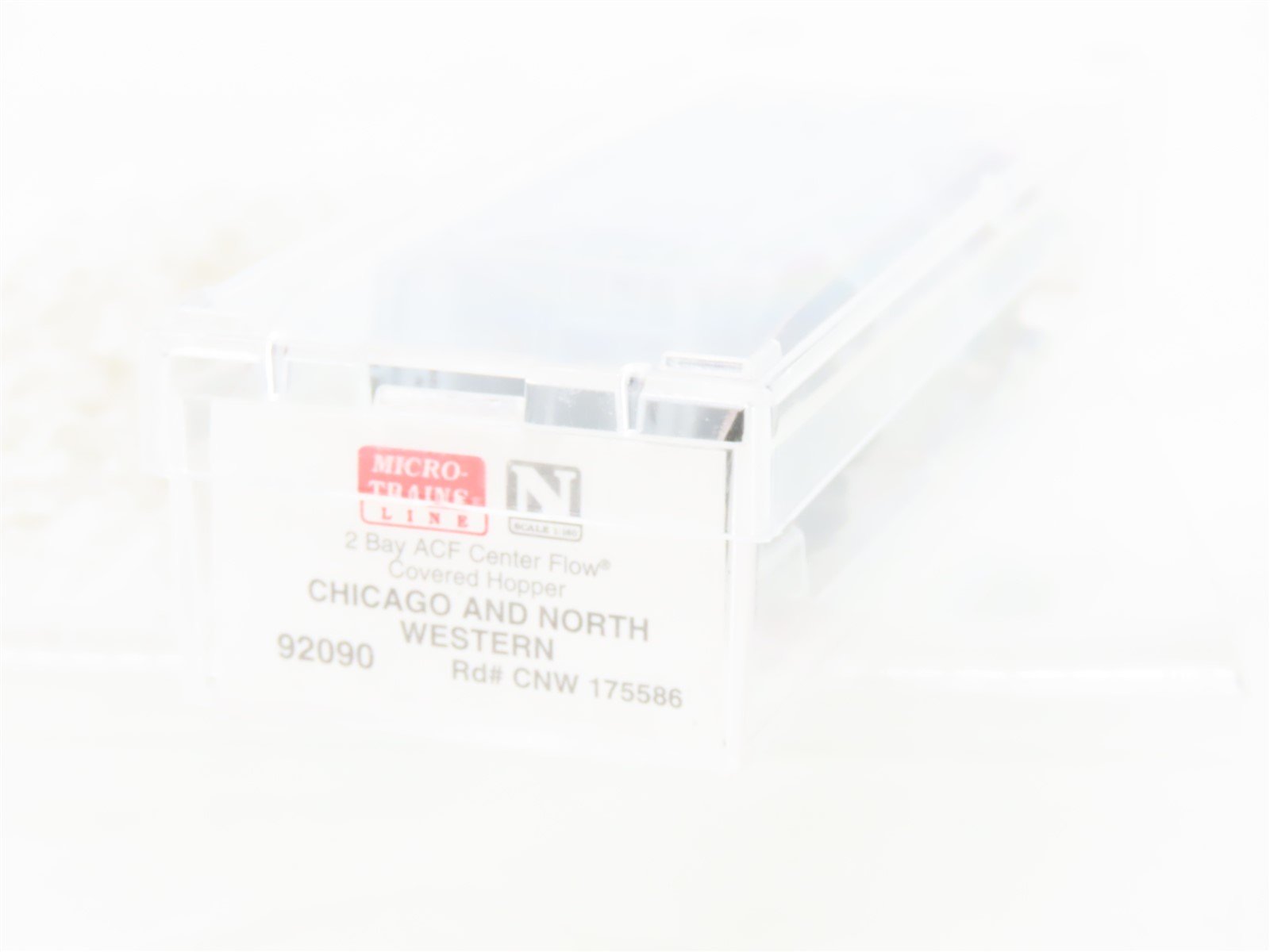 N Micro-Trains MTL 92090 CNW Chicago & North Western 2-Bay Covered Hopper 175586