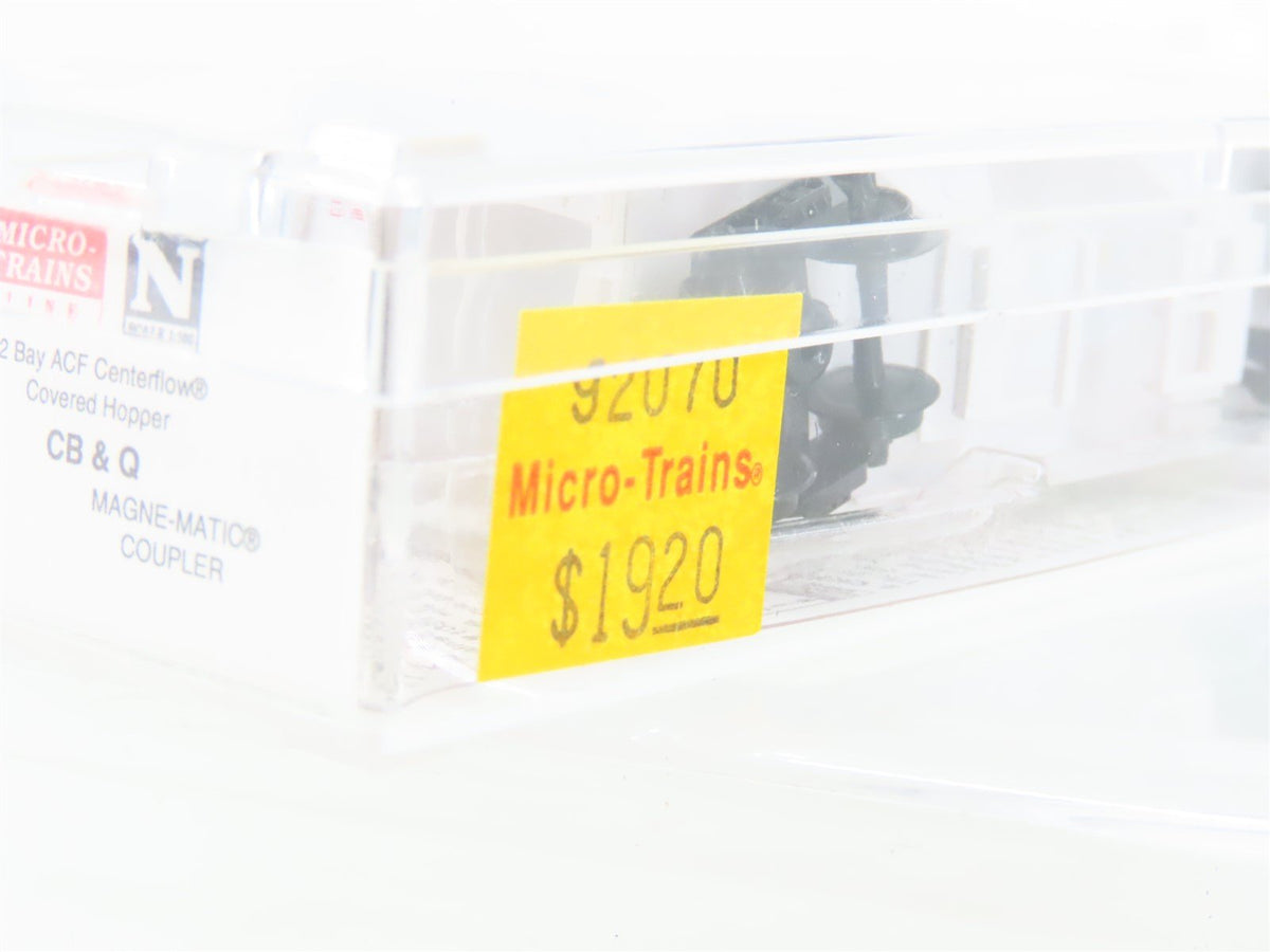 N Micro-Trains MTL 92070 CB&amp;Q Burlington Route ACF 2-Bay Covered Hopper #183925