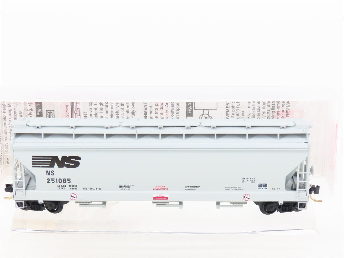 N Micro-Trains MTL 94030 NS Norfolk Southern ACF 3-Bay Covered Hopper #251085