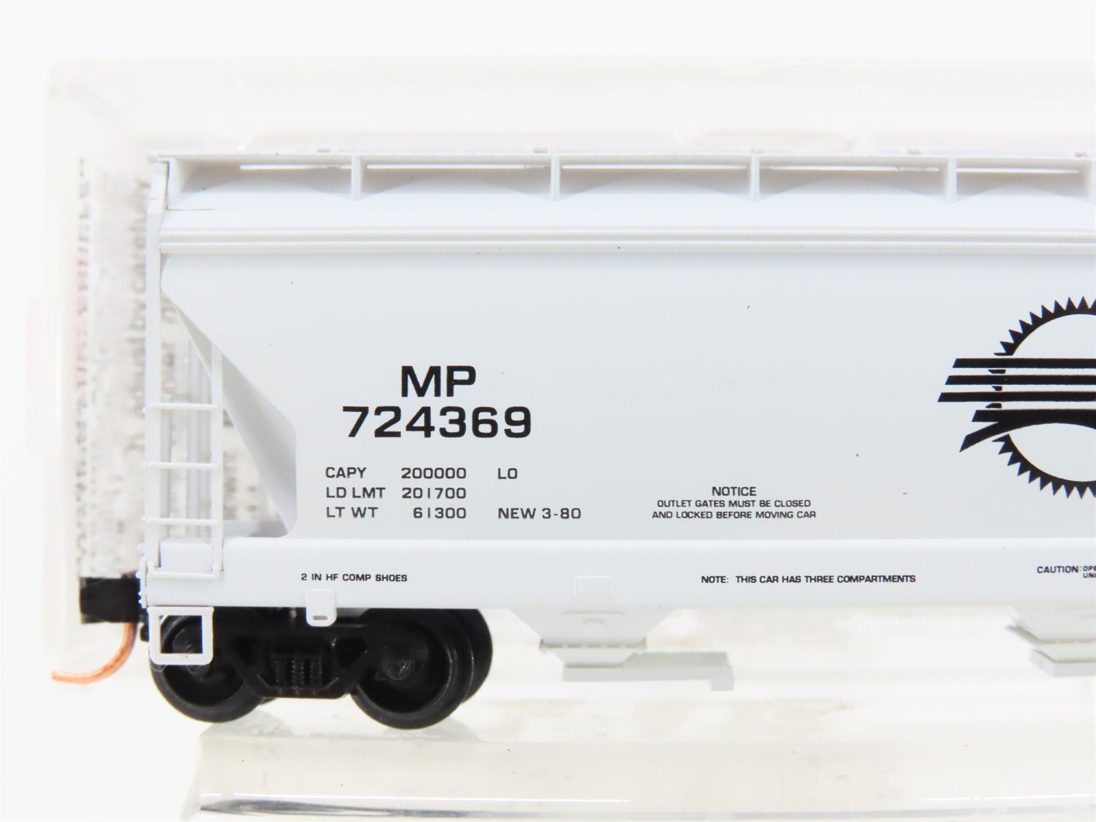 N Micro-Trains MTL 94190 MP Mo-Pac Missouri Pacific 3-Bay Covered Hopper #724369