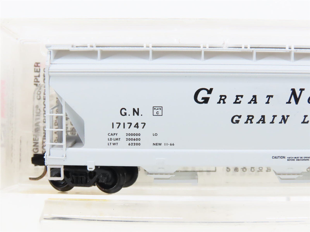N Micro-Trains MTL 94160 GN Great Northern ACF 3-Bay Covered Hopper #171747