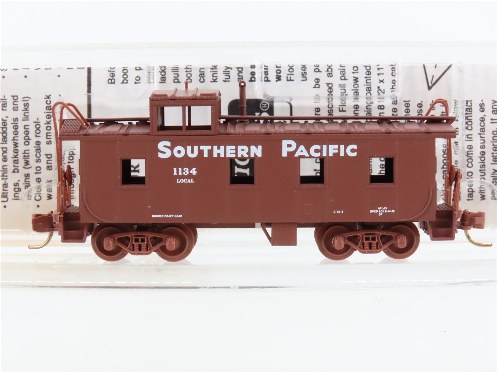 N Micro-Trains MTL 100050 SP Southern Pacific Offset Cupola Steel Caboose #1134