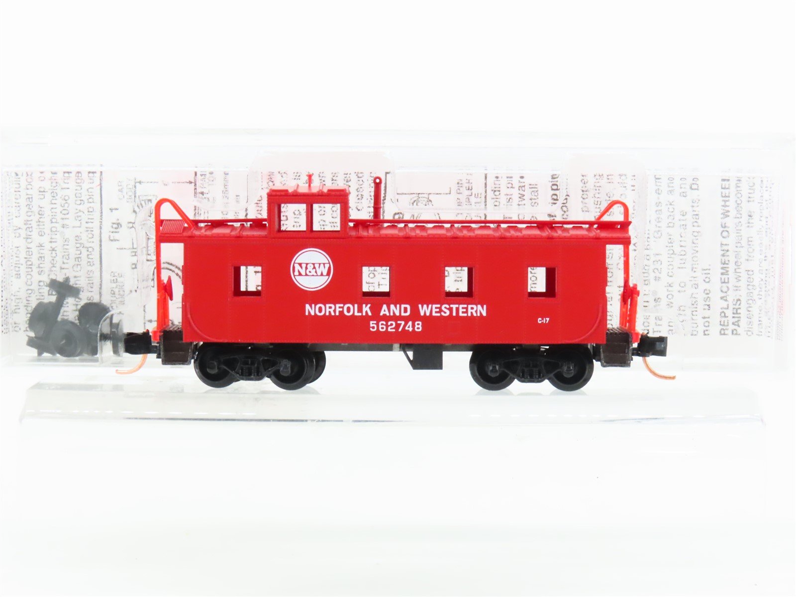 N Micro-Trains MTL 100170 N&W Norfolk & Western Offset Cupola Caboose #562748