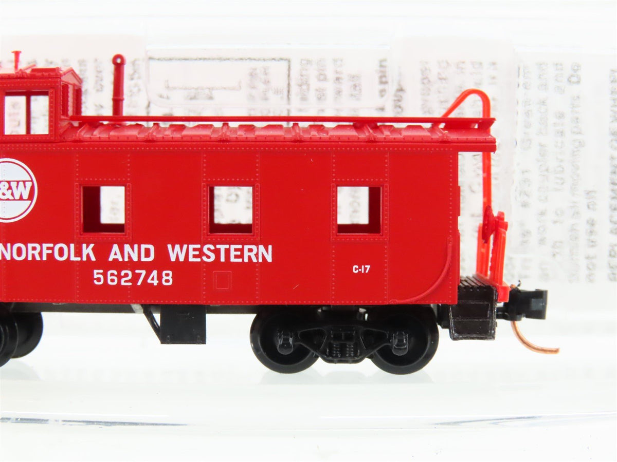 N Micro-Trains MTL 100170 N&amp;W Norfolk &amp; Western Offset Cupola Caboose #562748