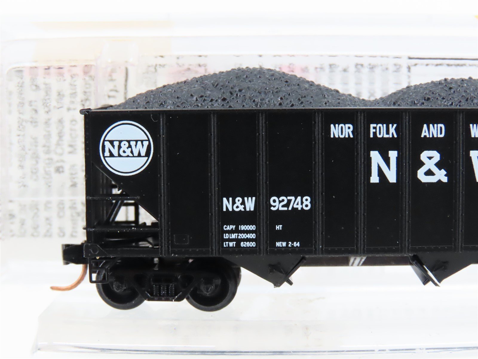 N Micro-Trains MTL 108010 N&W Norfolk & Western 3-Bay Hopper #92748 w/ Load