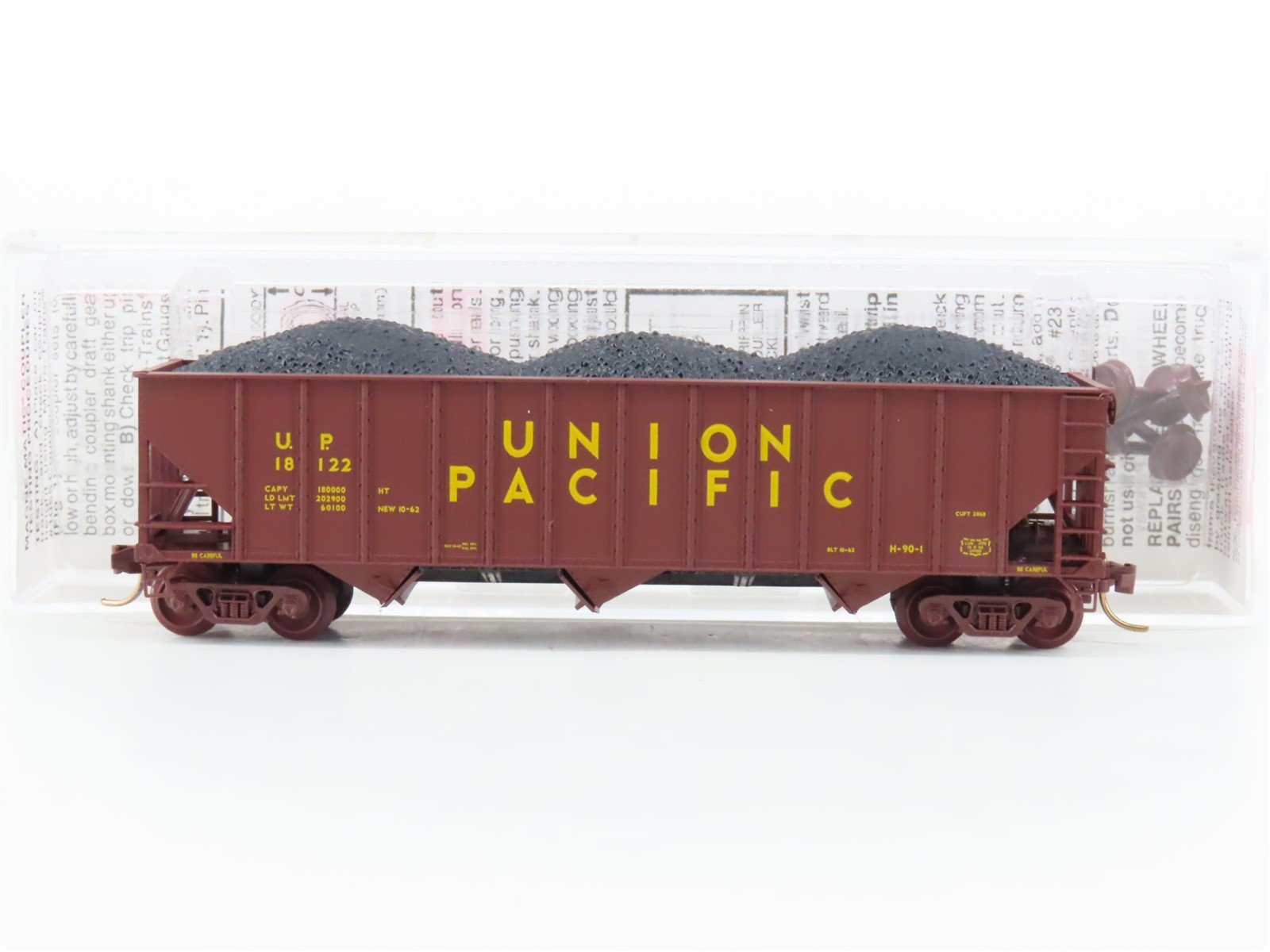 N Scale Micro-Trains MTL 108100 UP Union Pacific 3-Bay Hopper #18122 w/ Load