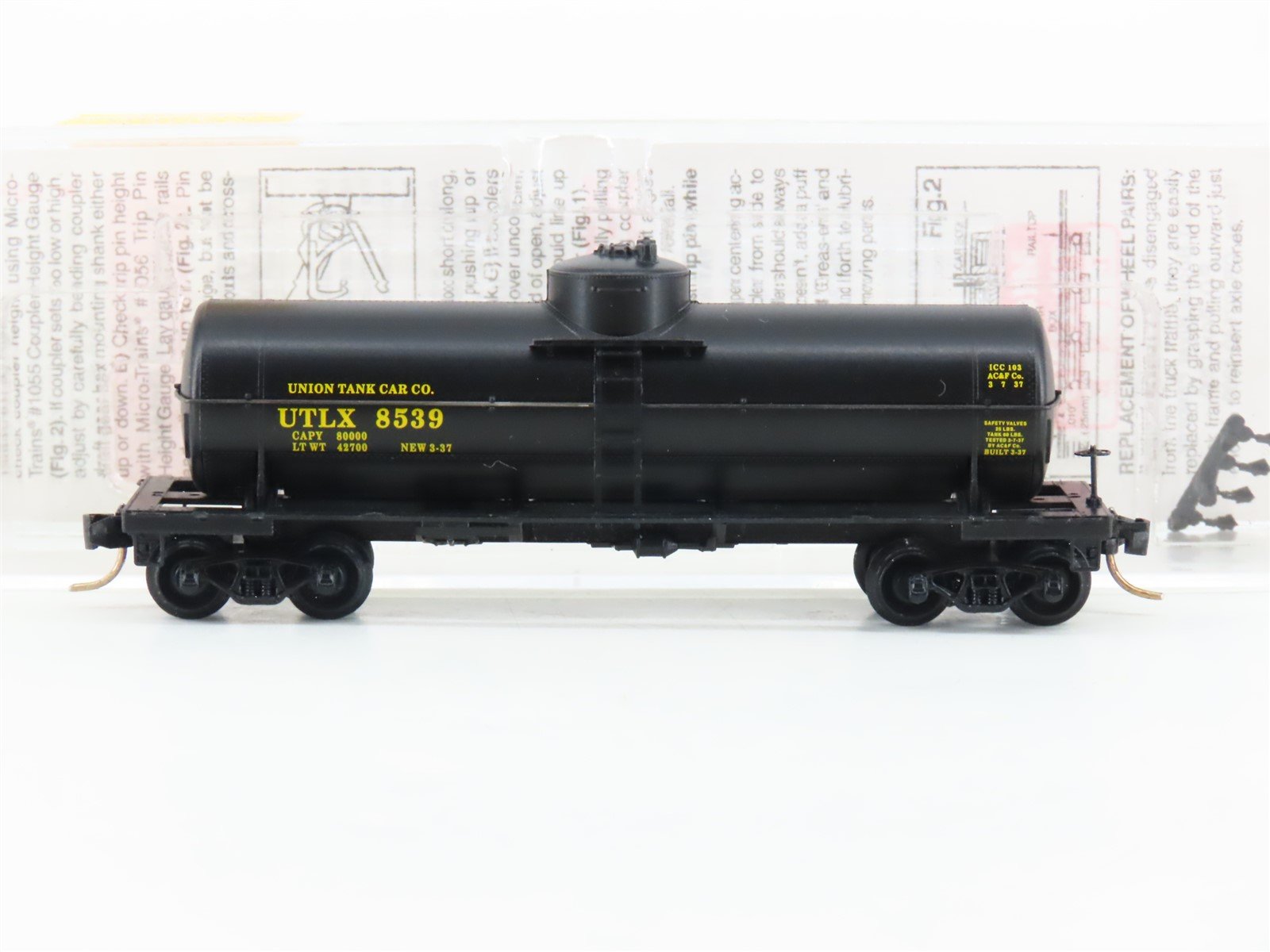 N Scale Micro-Trains MTL 65060 UTLX Union Tank Car Company 39' Tank Car #8539