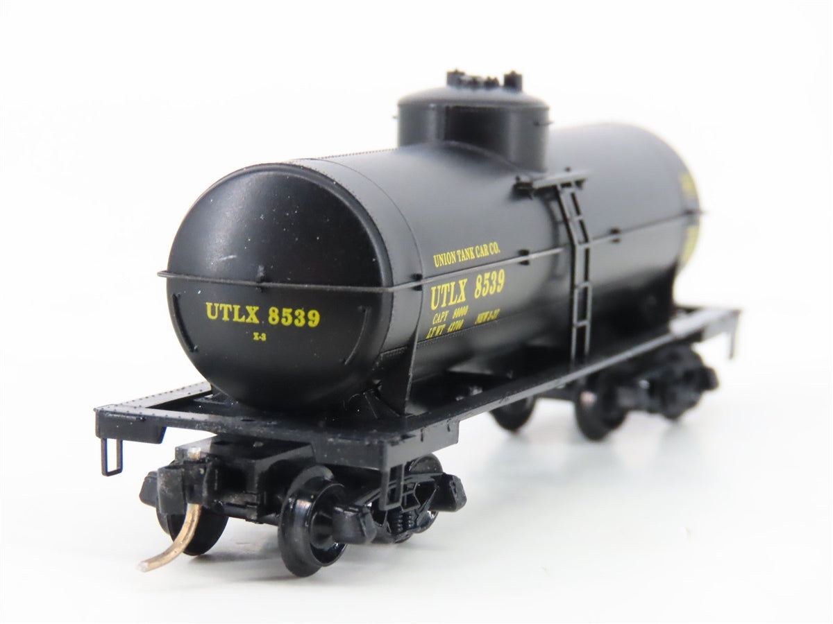 N Scale Micro-Trains MTL 65060 UTLX Union Tank Car Company 39&#39; Tank Car #8539