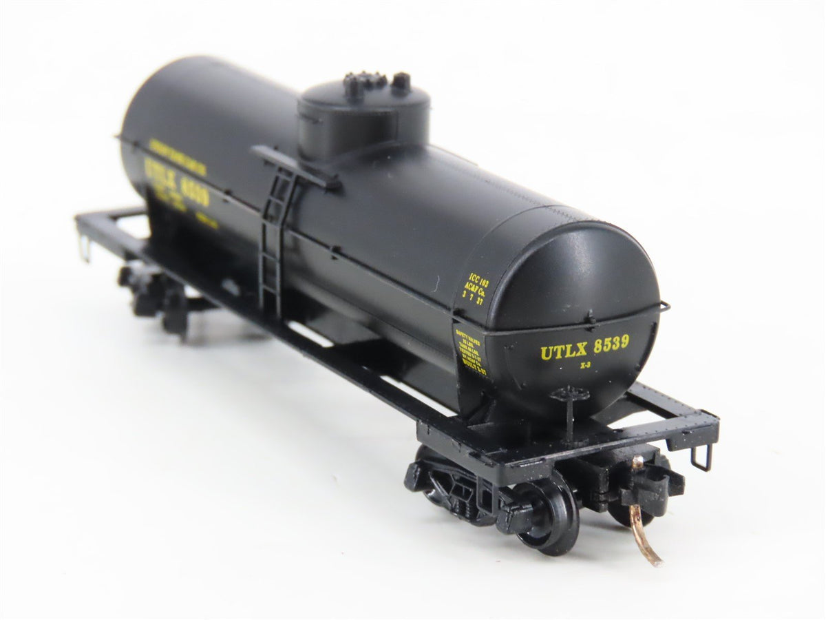 N Scale Micro-Trains MTL 65060 UTLX Union Tank Car Company 39&#39; Tank Car #8539