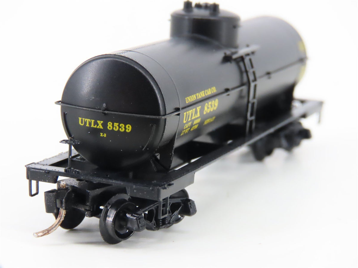 N Scale Micro-Trains MTL 65060 UTLX Union Tank Car Company 39&#39; Tank Car #8539
