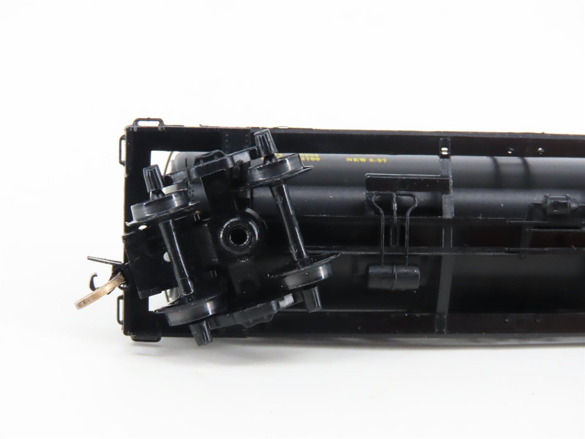 N Scale Micro-Trains MTL 65060 UTLX Union Tank Car Company 39&#39; Tank Car #8535