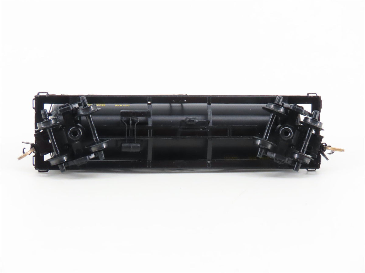 N Scale Micro-Trains MTL 65060 UTLX Union Tank Car Company 39&#39; Tank Car #8535