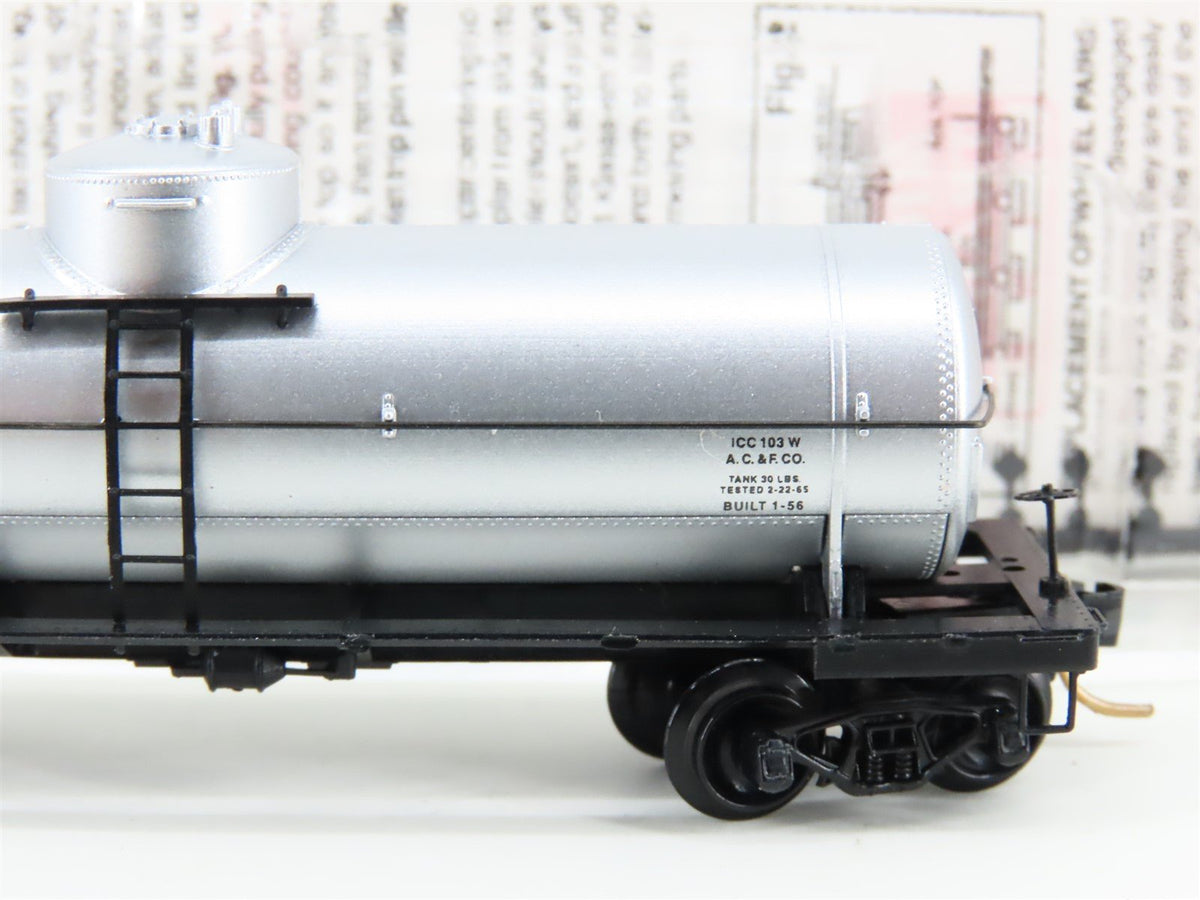N Micro-Trains MTL 65400 CGW Chicago Great Western 39&#39; Single Dome Tank Car #290