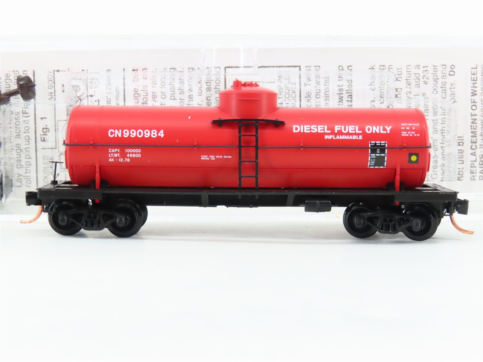N Micro-Trains MTL 65560 CN Canadian National 39' Single Dome Tank Car 990894