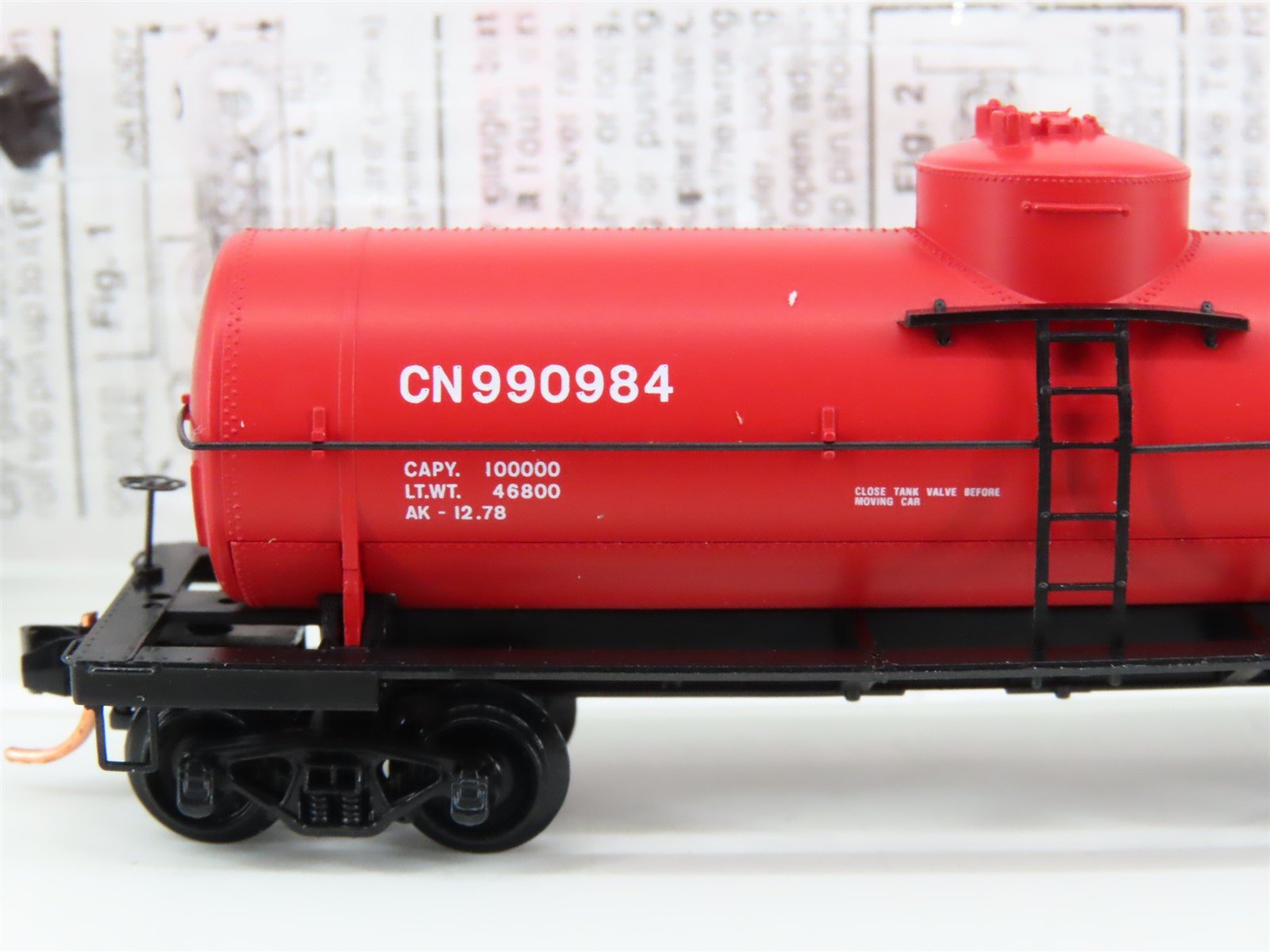 N Micro-Trains MTL 65560 CN Canadian National 39' Single Dome Tank Car 990894