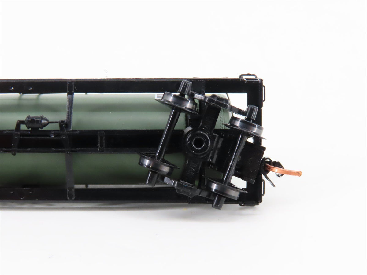 N Scale Micro-Trains MTL 65530 BCOL British Columbia Railway 39&#39; Tank Car #1924