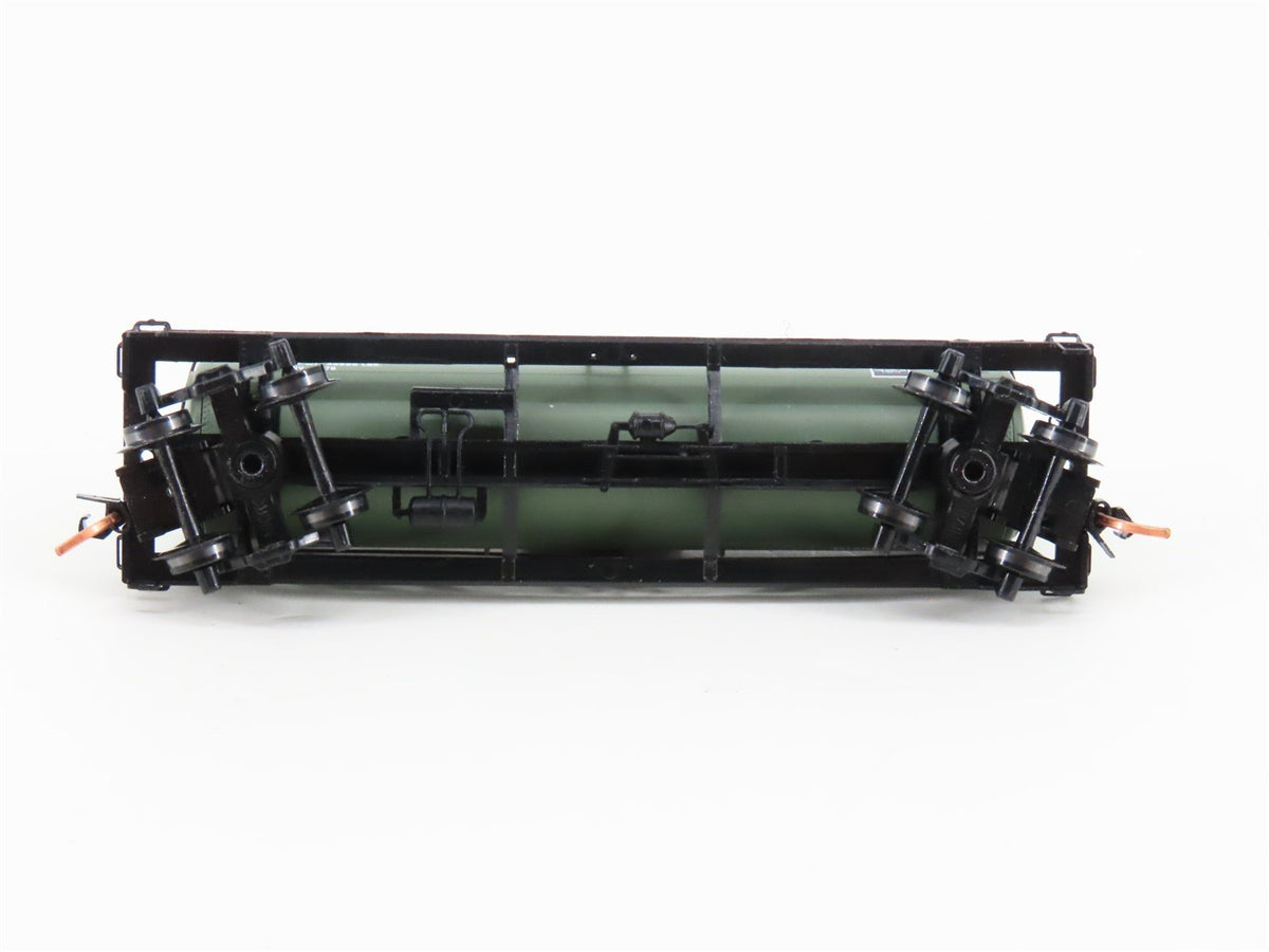 N Scale Micro-Trains MTL 65530 BCOL British Columbia Railway 39&#39; Tank Car #1924