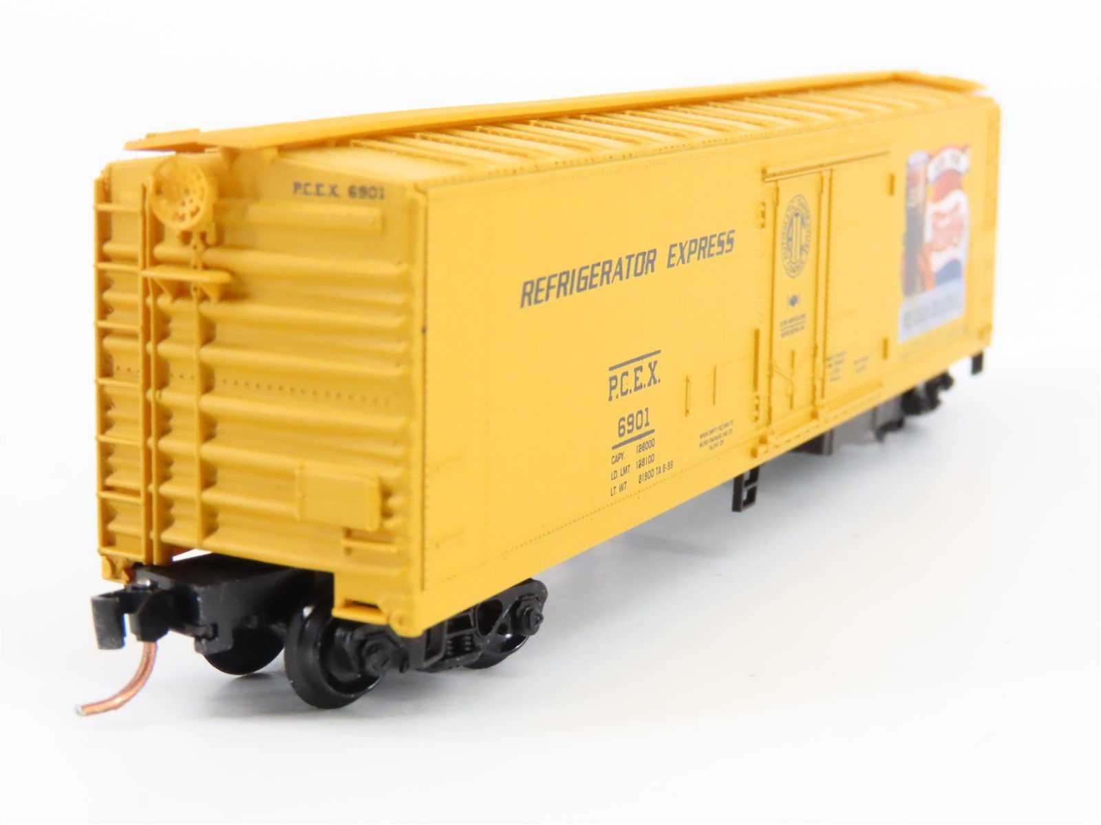 N Micro-Trains MTL 69090 PCEX Refrigerator Express Pepsi-Cola Reefer #6901