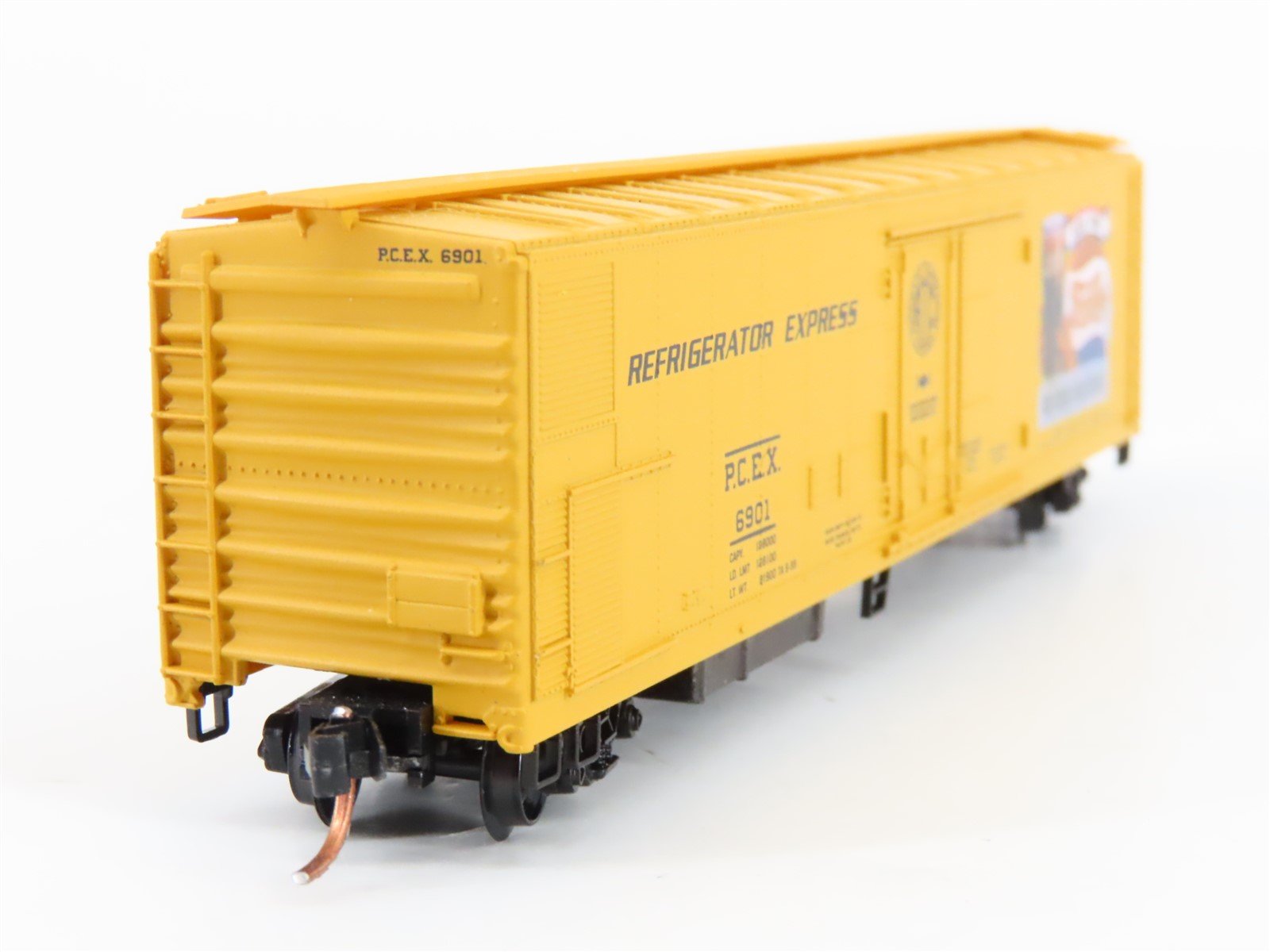 N Micro-Trains MTL 69090 PCEX Refrigerator Express Pepsi-Cola Reefer #6901