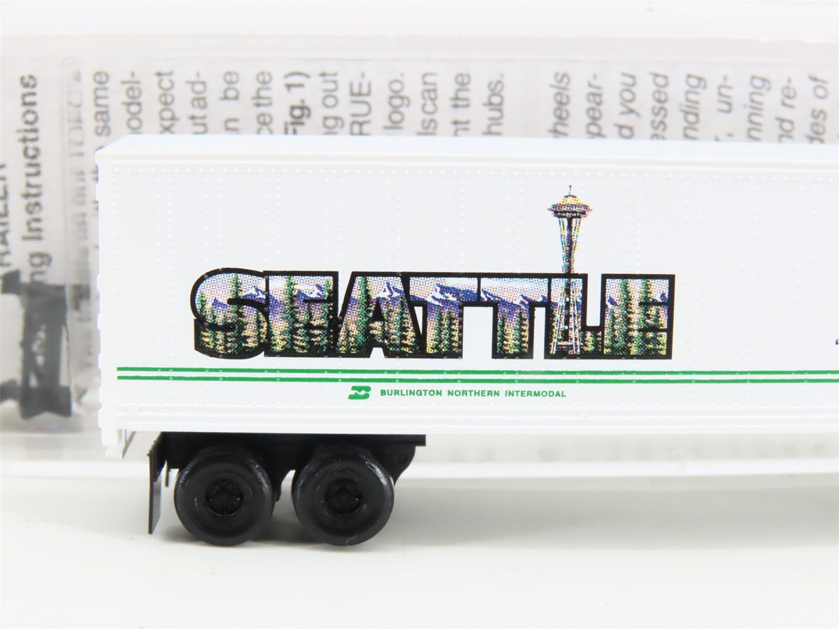 N Scale Micro-Trains MTL 67200 BN Intermodal Seattle 45&#39; Trailer BNZ 237801