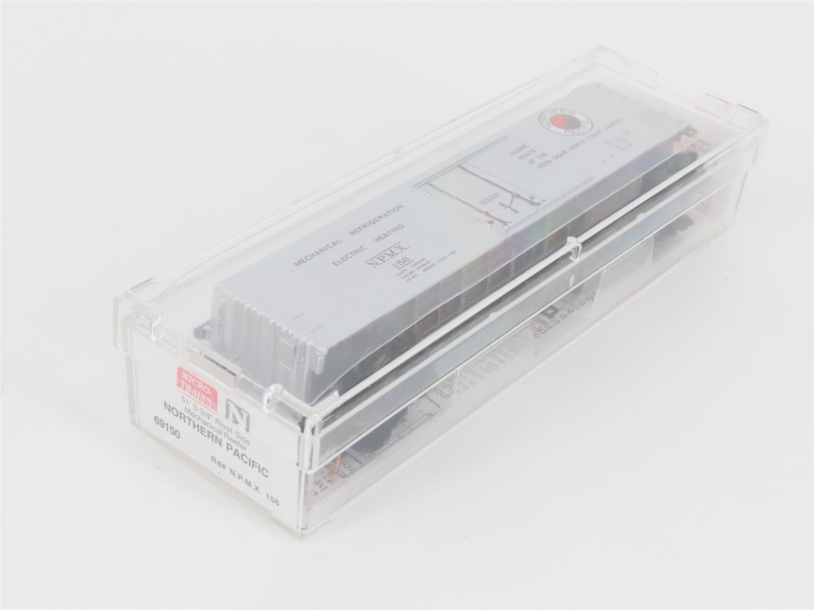 N Scale Micro-Trains MTL 69150 NPMX Northern Pacific 51' Rivet Side Reefer #156