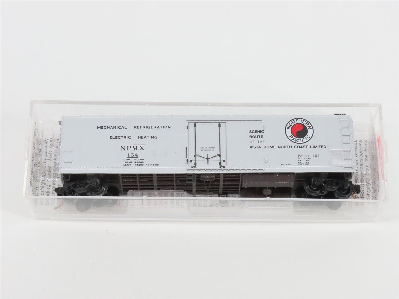 N Scale Micro-Trains MTL 69150 NPMX Northern Pacific 51' Rivet Side Reefer #154