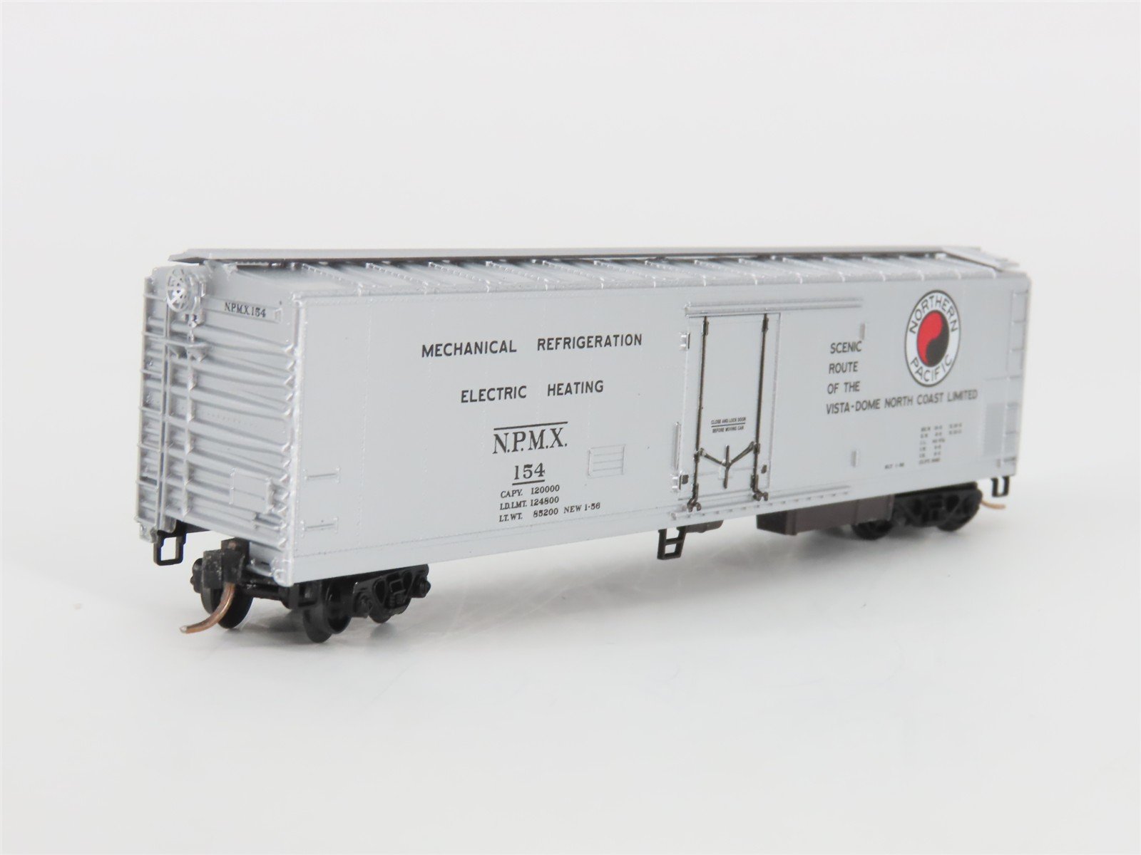 N Scale Micro-Trains MTL 69150 NPMX Northern Pacific 51' Rivet Side Reefer #154