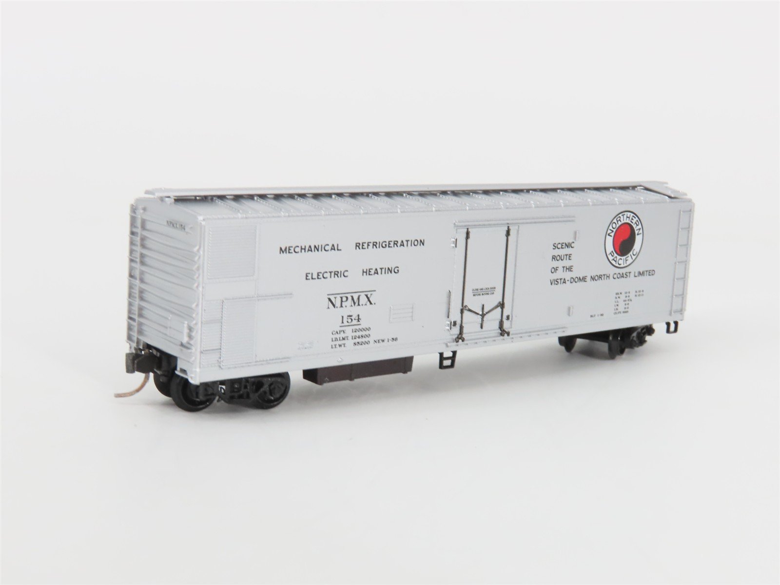 N Scale Micro-Trains MTL 69150 NPMX Northern Pacific 51' Rivet Side Reefer #154