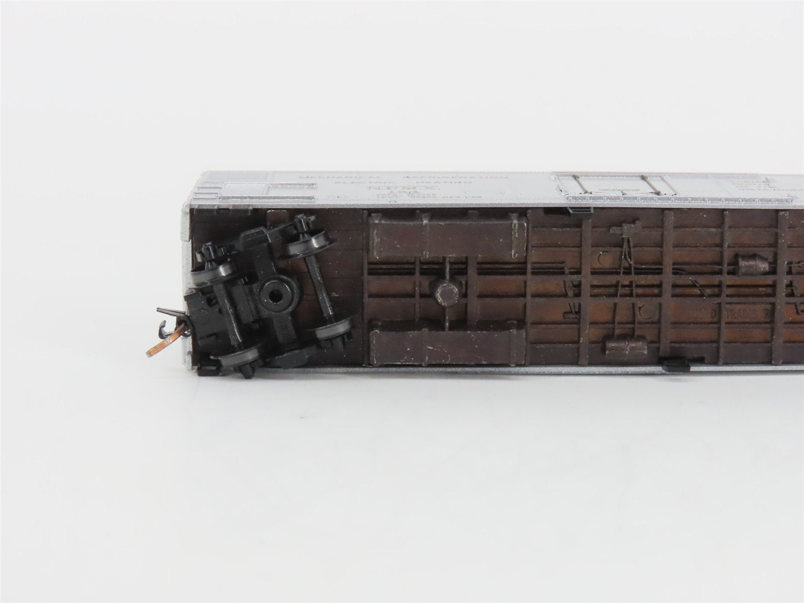 N Scale Micro-Trains MTL 69150 NPMX Northern Pacific 51' Rivet Side Reefer #154