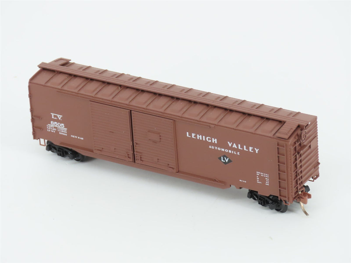 N Micro-Trains MTL 78040 LV Lehigh Valley 50&#39; Double Door Auto Box Car #8505