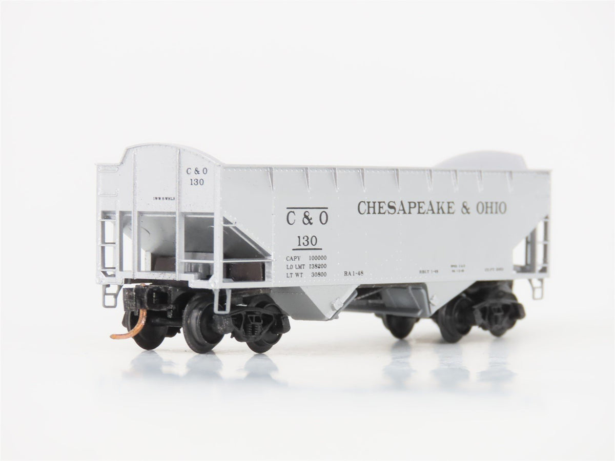 N Scale Micro-Trains MTL 86030 C&amp;O Chesapeake &amp; Ohio 33&#39; 2-Bay Hopper #130