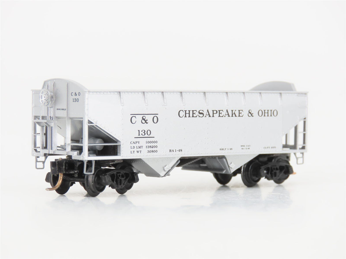 N Scale Micro-Trains MTL 86030 C&amp;O Chesapeake &amp; Ohio 33&#39; 2-Bay Hopper #130