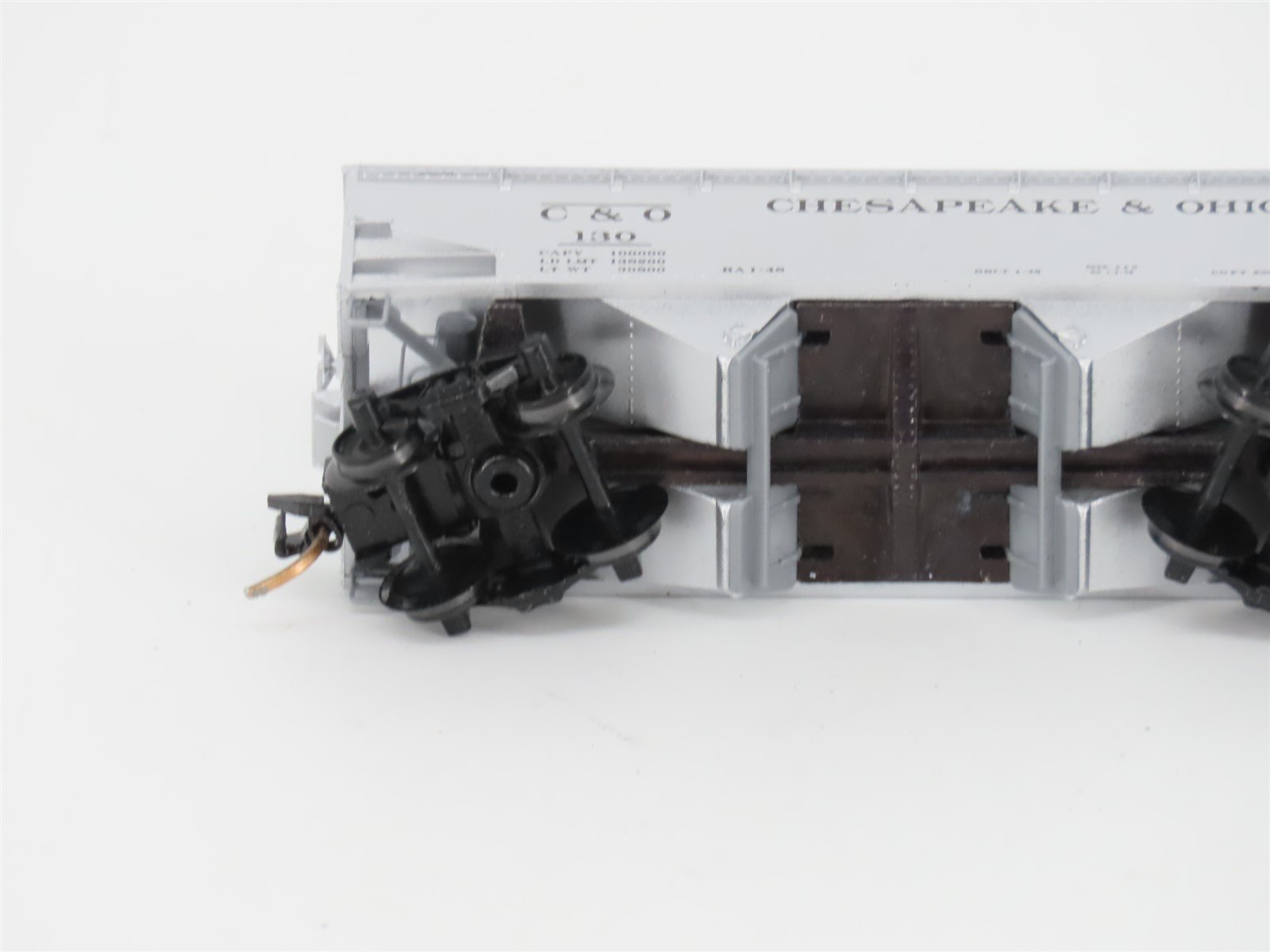 N Scale Micro-Trains MTL 86030 C&O Chesapeake & Ohio 33' 2-Bay Hopper #130