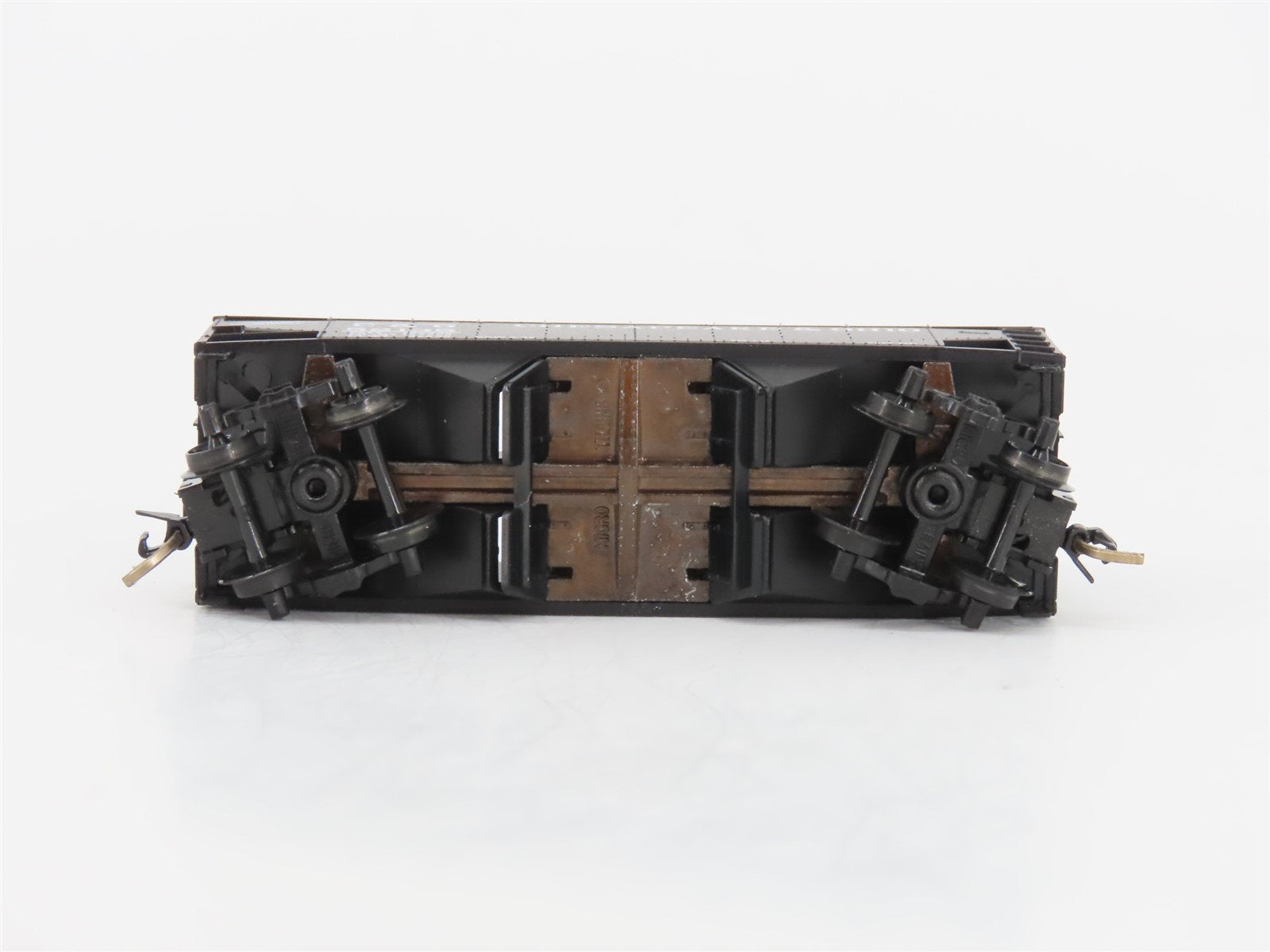 N Scale Micro-Trains MTL 86010 C&O Chesapeake & Ohio 33' 2-Bay Hopper #52135