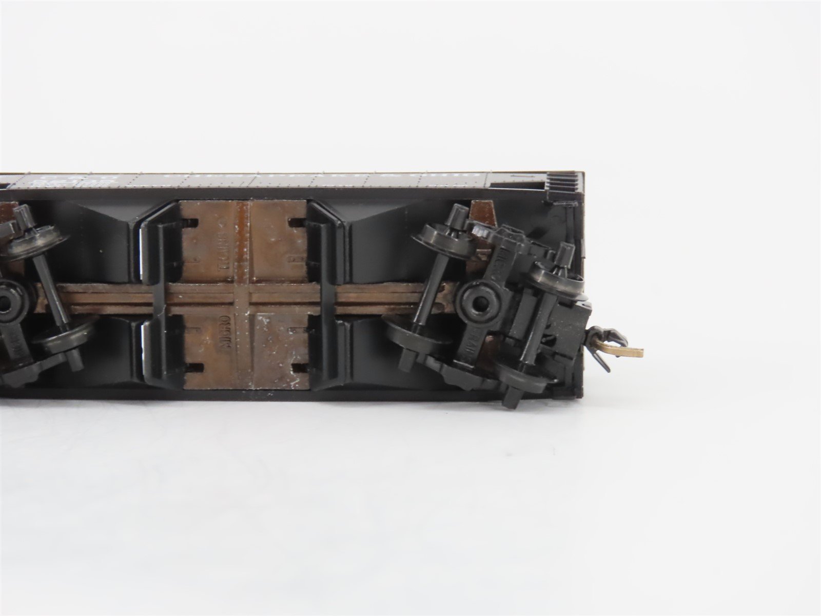 N Scale Micro-Trains MTL 86010 C&O Chesapeake & Ohio 33' 2-Bay Hopper #52135