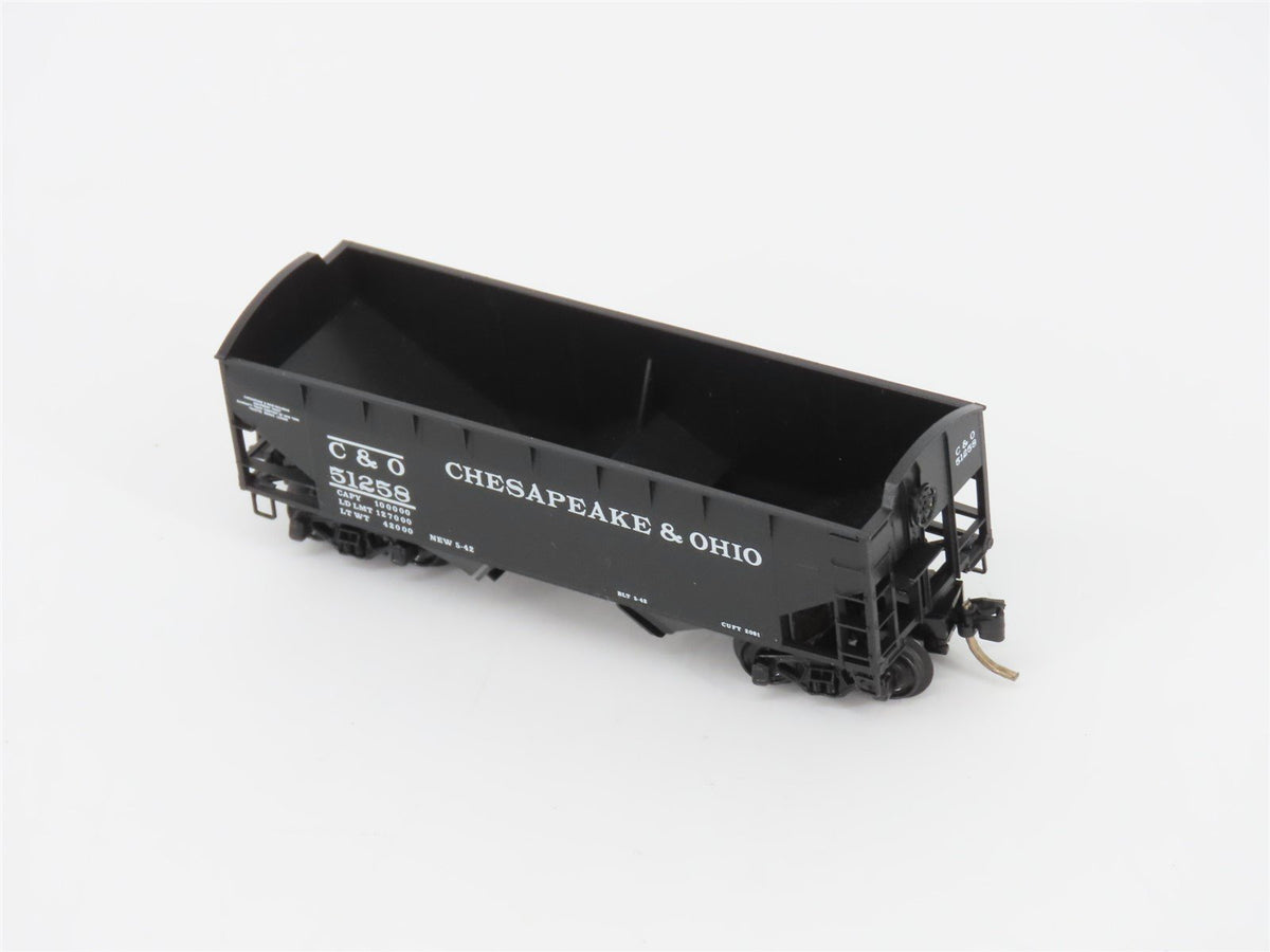 N Scale Micro-Trains MTL 86010 C&amp;O Chesapeake &amp; Ohio 33&#39; 2-Bay Hopper #51258