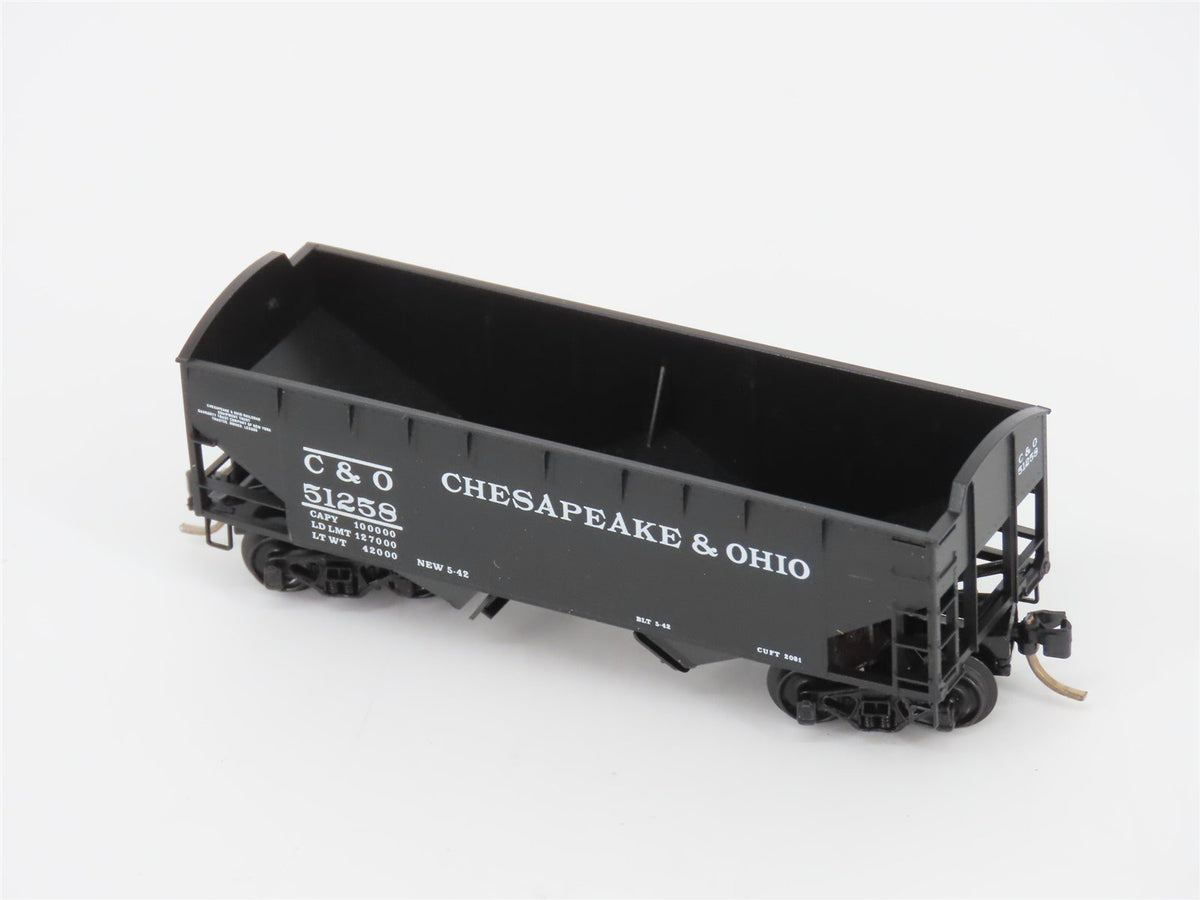 N Scale Micro-Trains MTL 86010 C&amp;O Chesapeake &amp; Ohio 33&#39; 2-Bay Hopper #51258