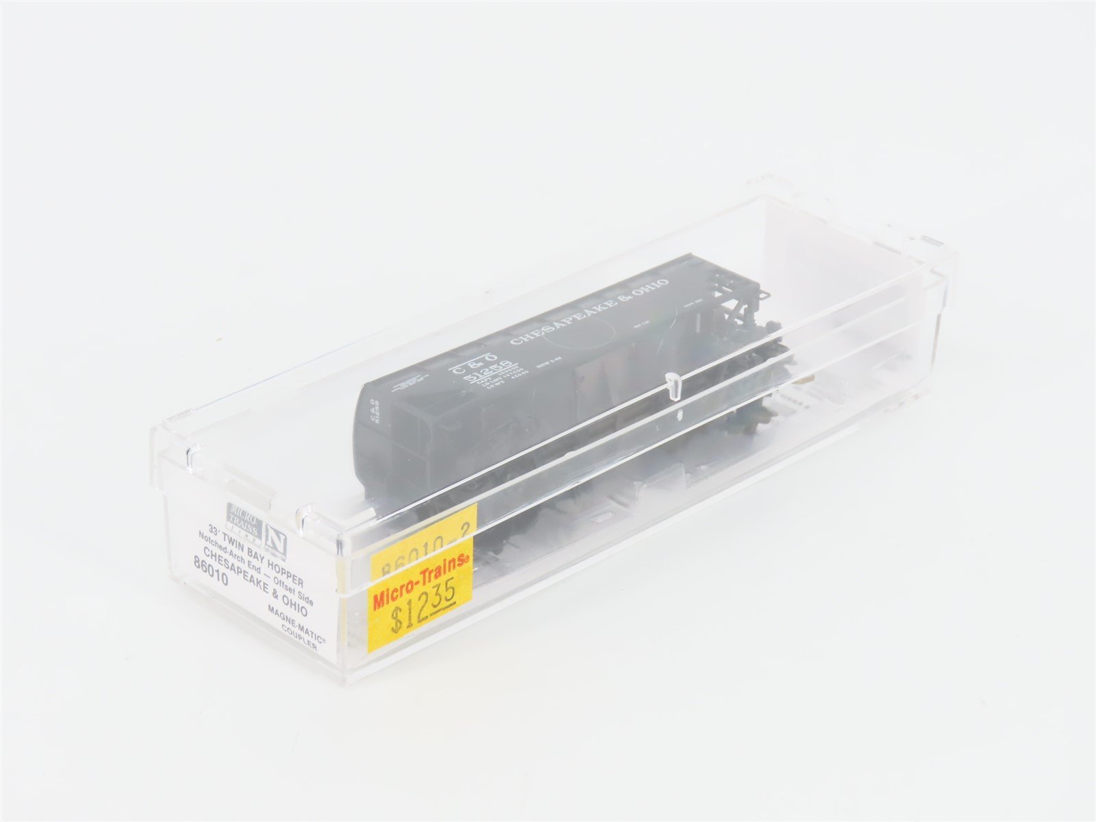 N Scale Micro-Trains MTL 86010 C&O Chesapeake & Ohio 33' 2-Bay Hopper #51258