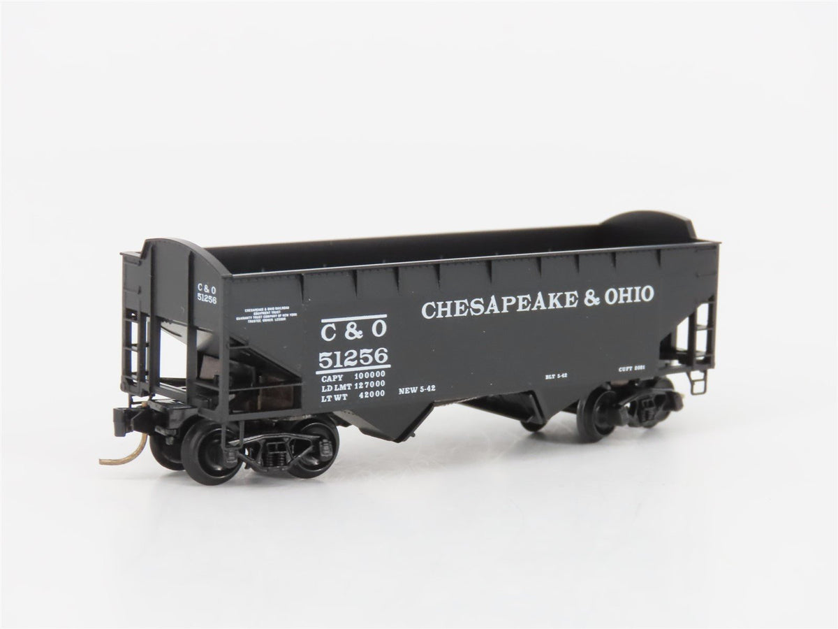 N Scale Micro-Trains MTL 86010 C&amp;O Chesapeake &amp; Ohio 33&#39; 2-Bay Hopper #51256