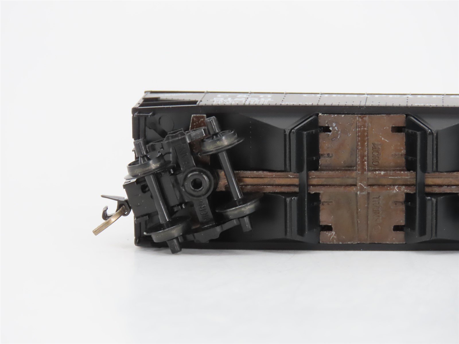 N Scale Micro-Trains MTL 86010 C&O Chesapeake & Ohio 33' 2-Bay Hopper #51256