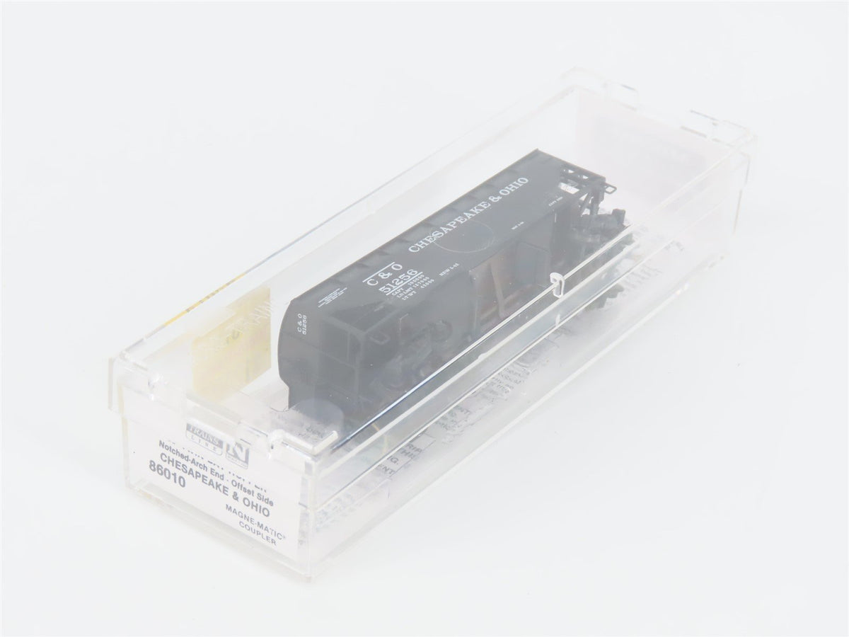 N Scale Micro-Trains MTL 86010 C&amp;O Chesapeake &amp; Ohio 33&#39; 2-Bay Hopper #51256