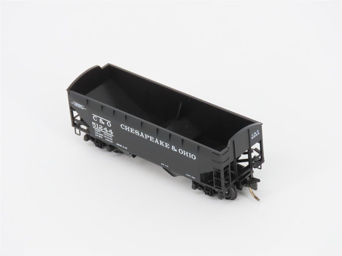N Scale Micro-Trains MTL 86010 C&amp;O Chesapeake &amp; Ohio 33&#39; 2-Bay Hopper #51244