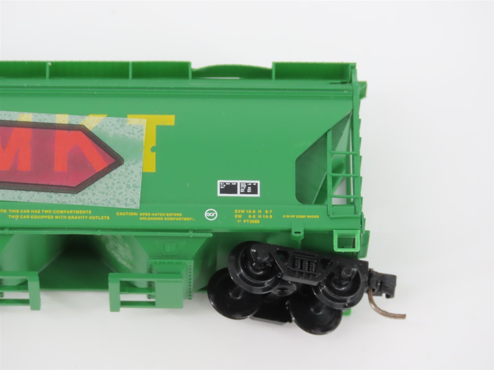 N Micro-Trains MTL 92040 MKT Missouri-Kansas-Texas 2 Bay Covered Hopper #450