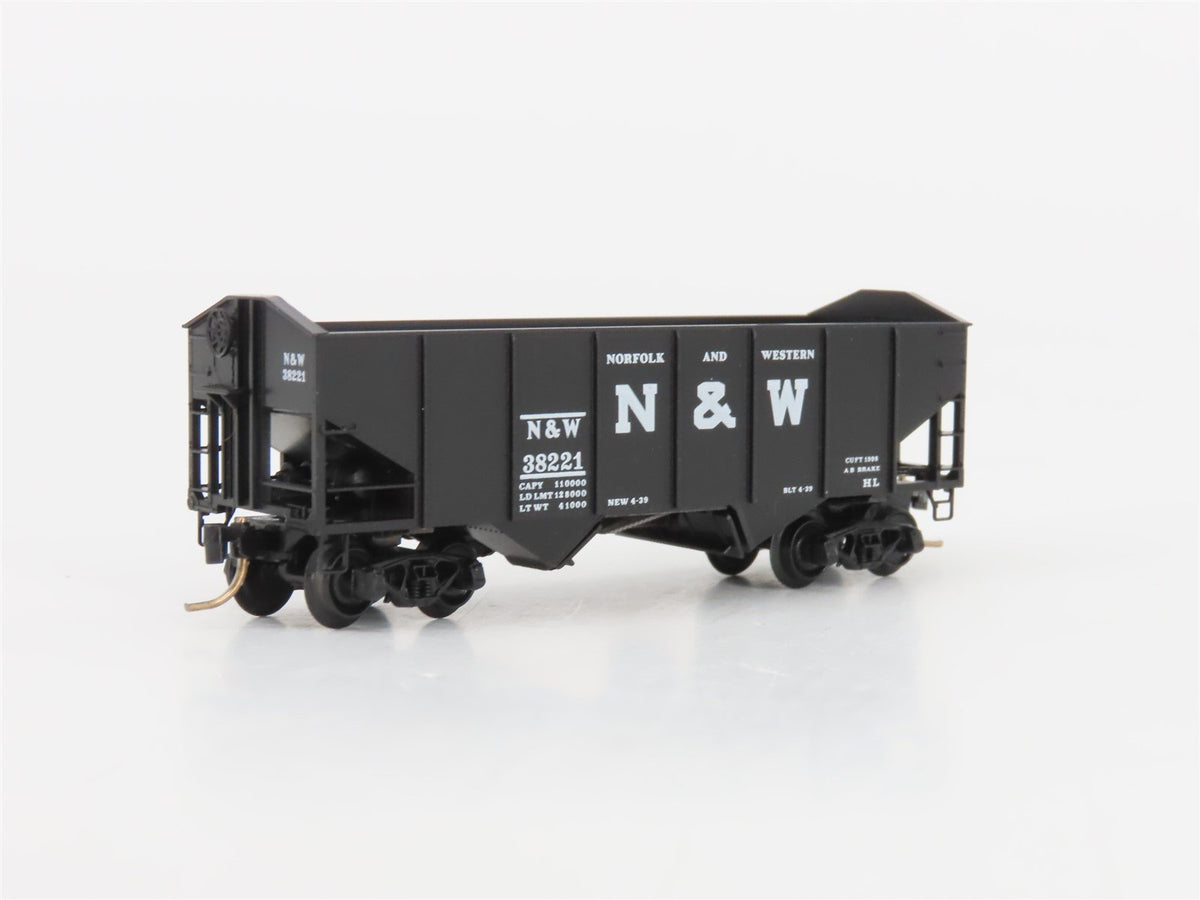 N Scale Micro-Trains MTL 91010 N&amp;W Norfolk &amp; Western 33&#39; 2-Bay Hopper #38221
