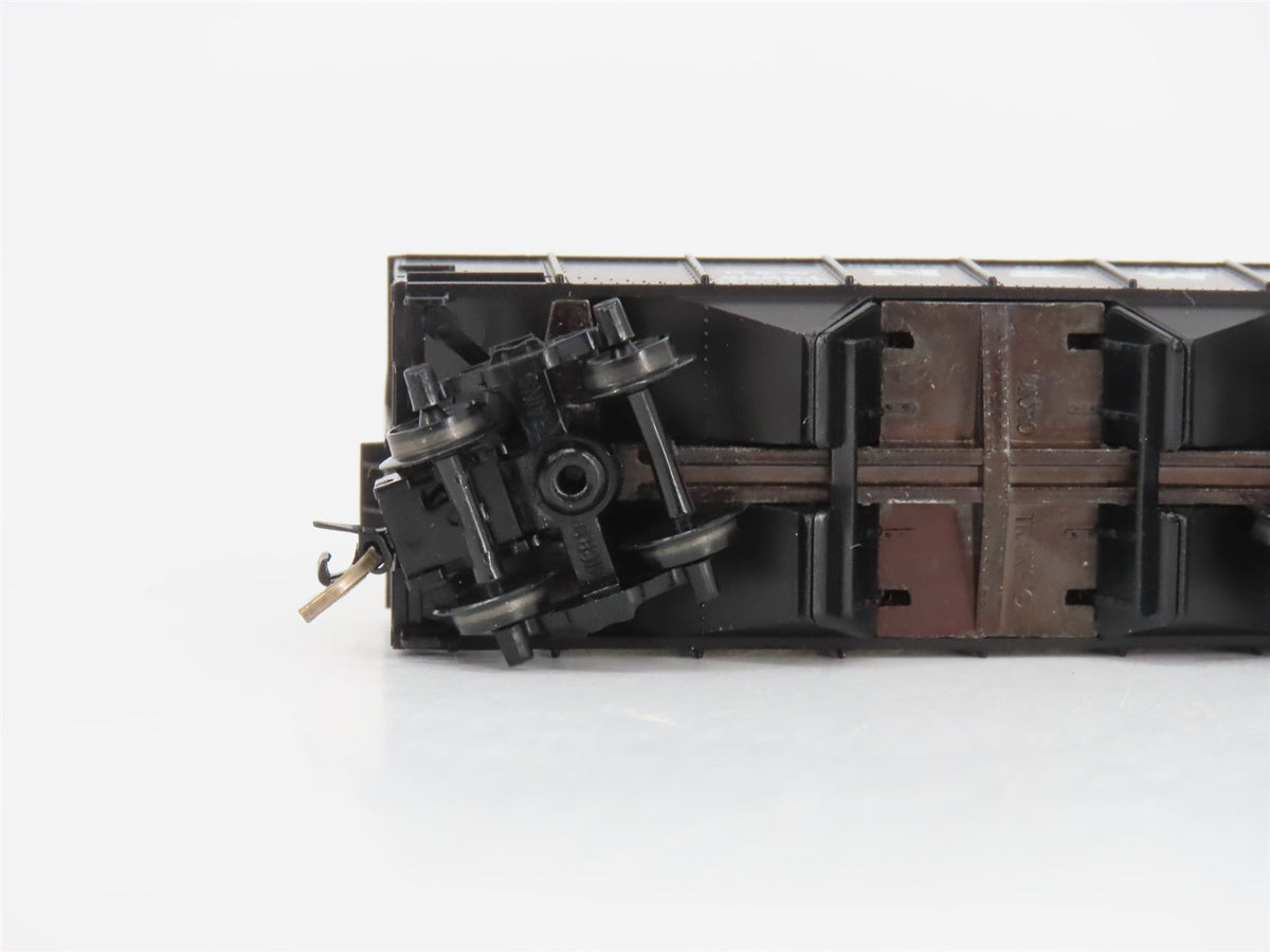 N Scale Micro-Trains MTL 91010 N&amp;W Norfolk &amp; Western 33&#39; 2-Bay Hopper #38221