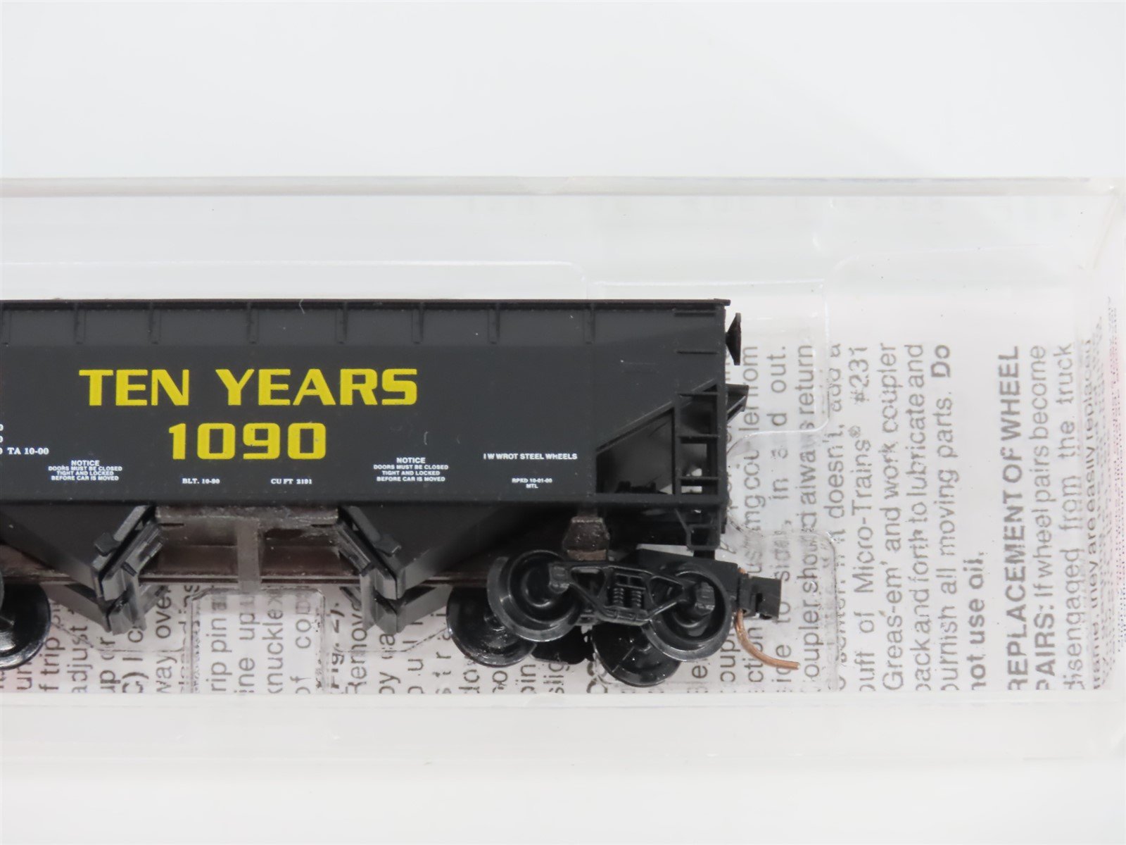 N Micro-Trains MTL 90020 Micro-Trains Line 10th Anniversary 2 Bay Hopper #1090