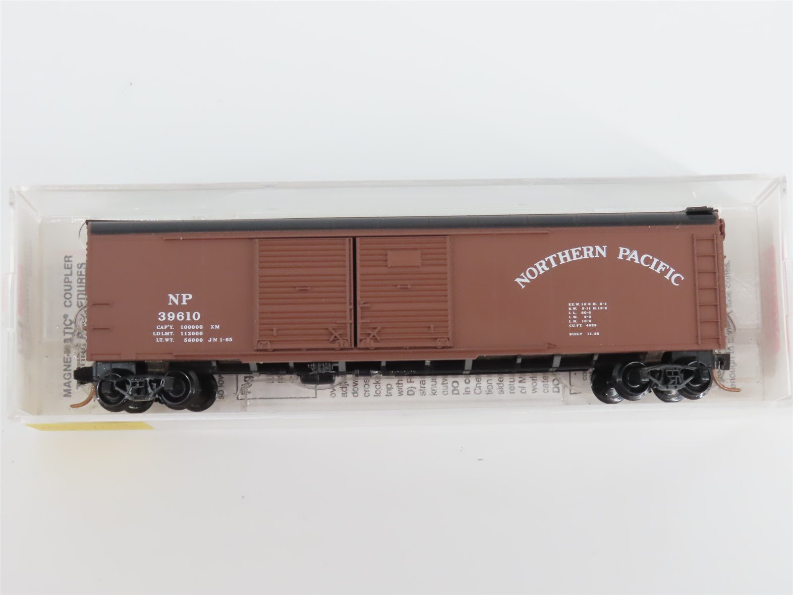 N Micro-Trains MTL 79020 NP Northern Pacific 50' Double Door Box Car #39610