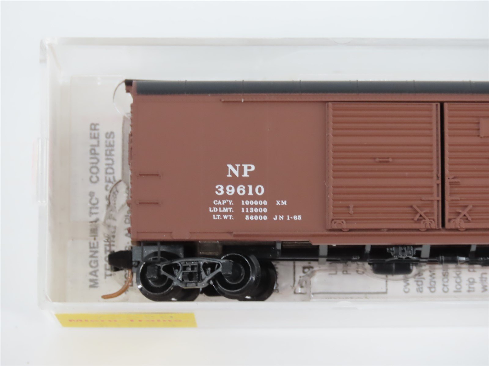 N Micro-Trains MTL 79020 NP Northern Pacific 50' Double Door Box Car #39610