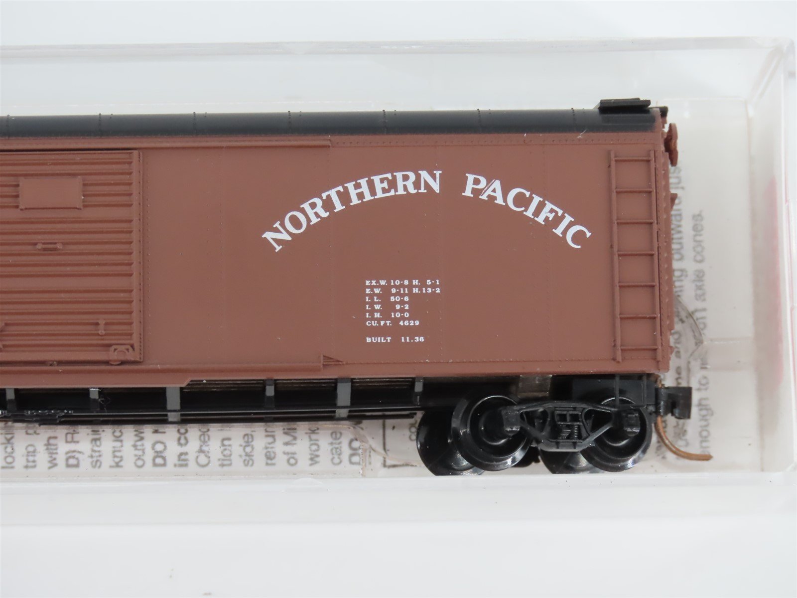 N Micro-Trains MTL 79020 NP Northern Pacific 50' Double Door Box Car #39610