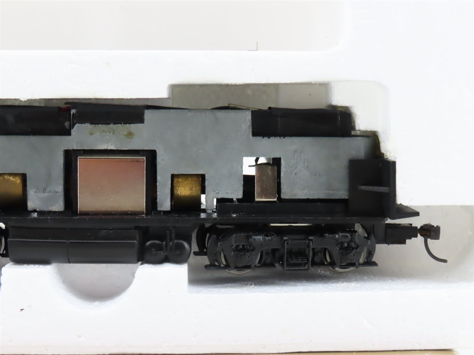 HO Scale Proto 2000 8147 N&W Norfolk & Western EMD GP18 High-Nose Diesel #918